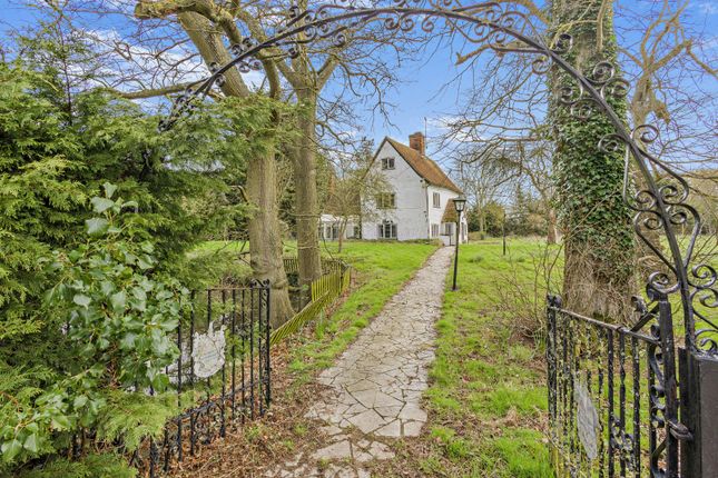 4 bed property, in Wethersfield Road, £900,000