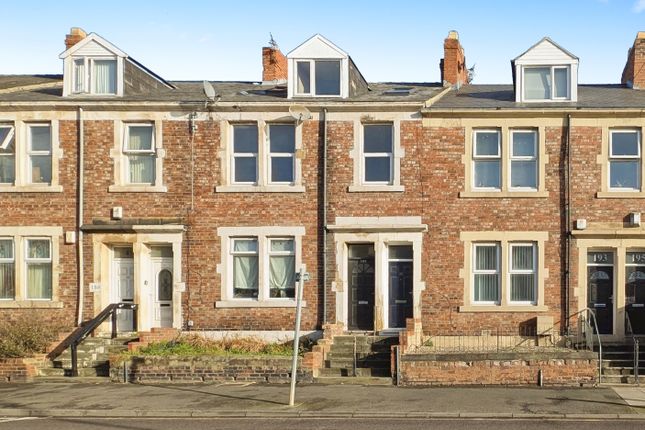 5 bed property, in Saltwell Road, £140,000