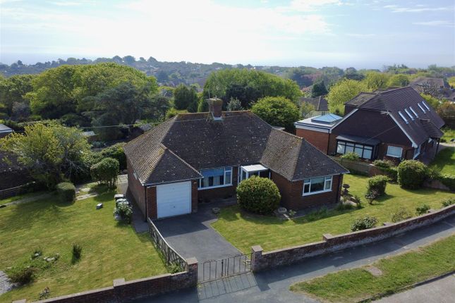 2 bed property, in Meadow Way, £495,000