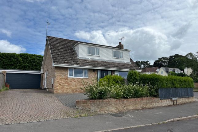 4 bed property, in Chapel Close, £575,000