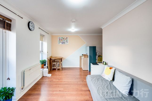 2 bed property, in Wesley Avenue, £360,000