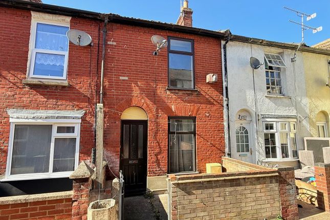 2 bed property, in North Market Road, £85,000