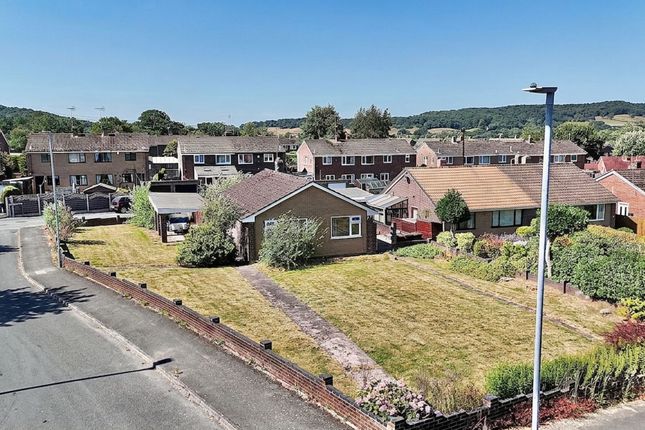 3 bed property, in Trent Close, £250,000