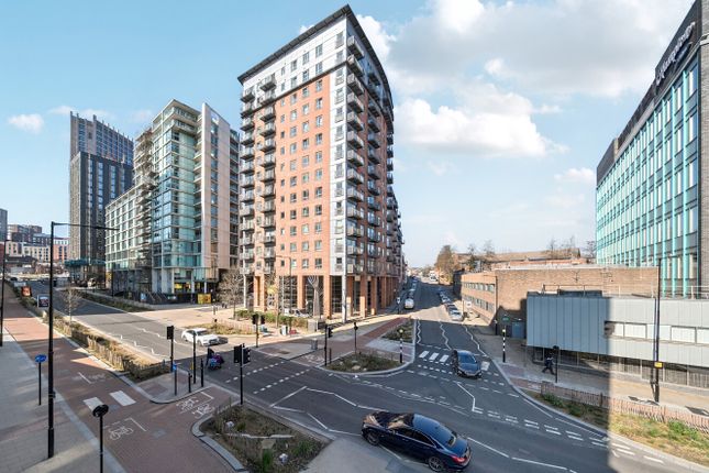 2 bed property, in Scotland Street, £80,000