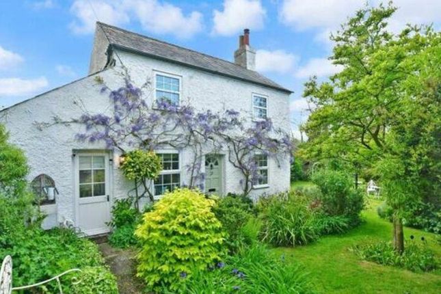 2 bed property, in Ash, £425,000