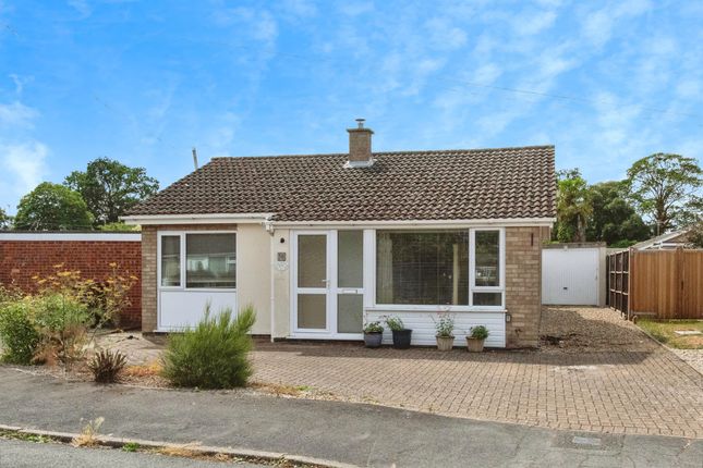 3 bed property, in Castle Close, £230,000