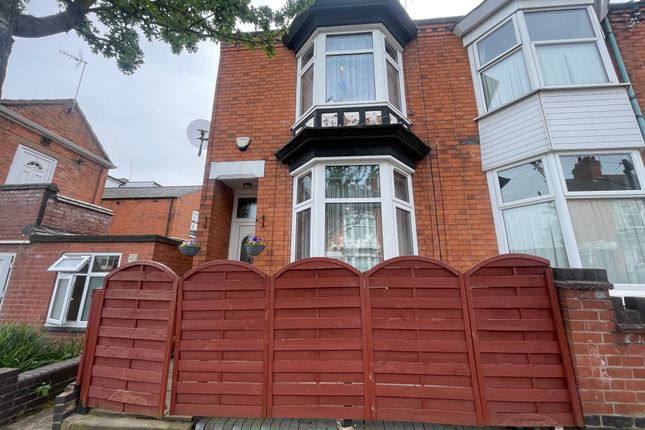 3 bed property, in Barclay Street, £200,000