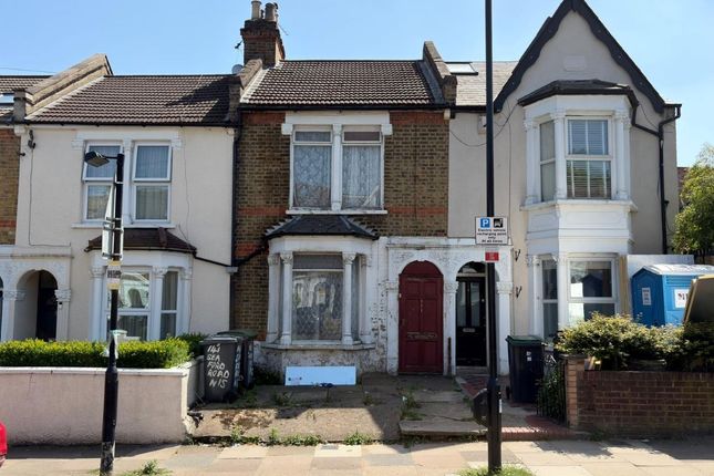 2 bed property, in 141 Seaford Road, £450,000