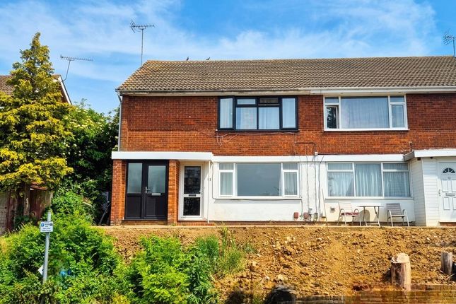 2 bed property, in Porlock Drive, £60,000