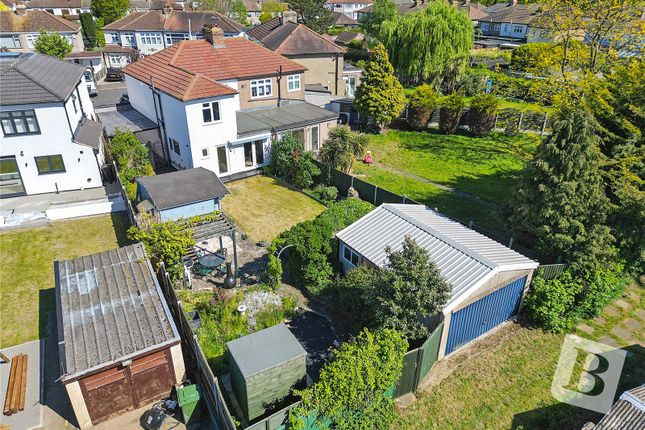 4 bed property, in Chestnut Glen, £550,000