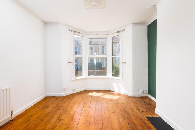 3 bed property, in Douglas Road, £425,000