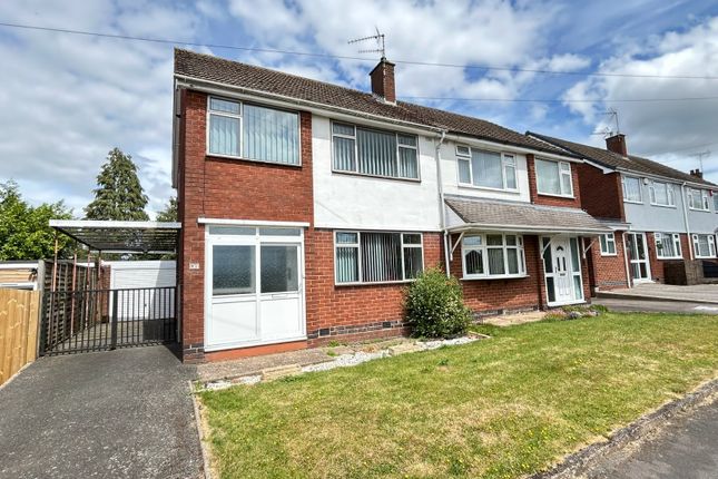 3 bed property, in Mayfield Close, £215,000