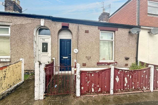 1 bed property, in Tower Street West, £37,500