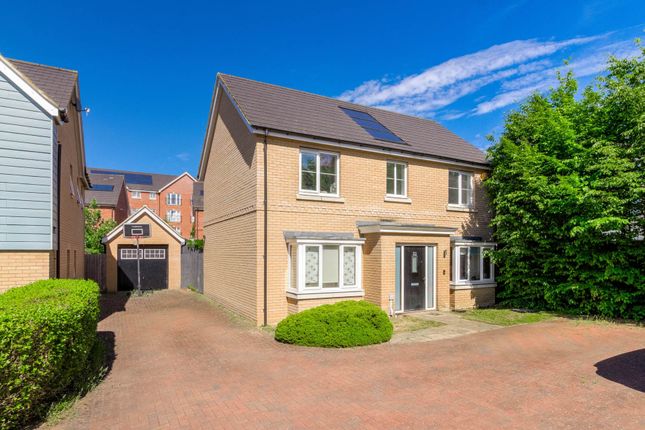 4 bed property, in Holmes Meadow, £500,000