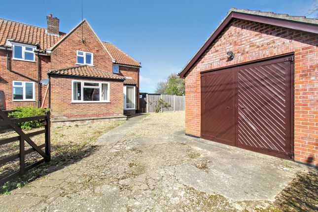 3 bed property, in Hingham Road, £275,000