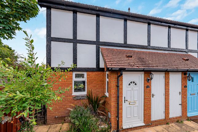 2 bed property, in Pacific Close, £365,000