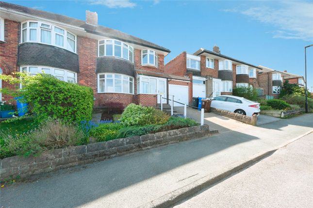 3 bed property, in Ringstead Avenue, £450,000