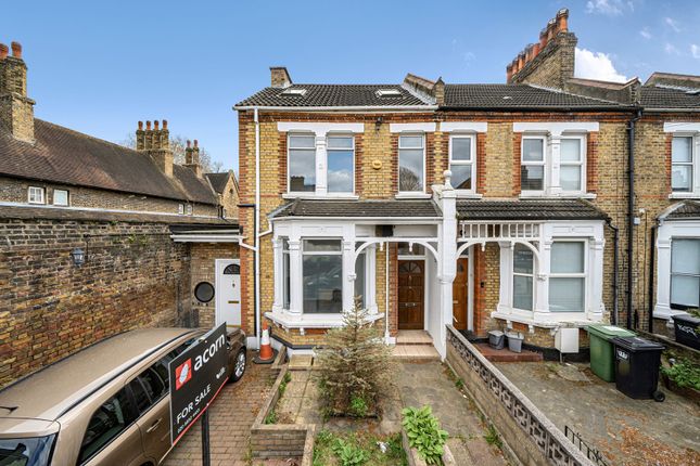 5 bed property, in Felday Road, £725,000
