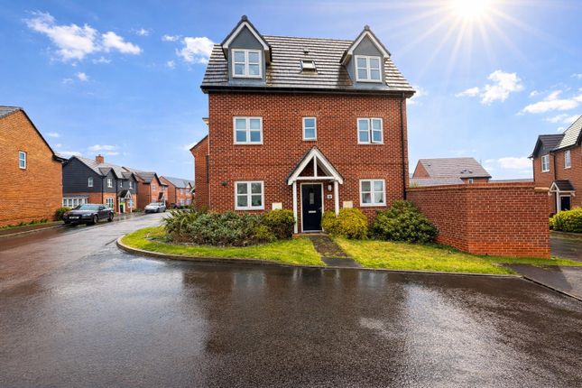 4 bed property, in Lelleford Close, £400,000