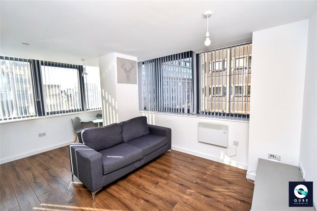 1 bed property, in Silkhouse Court, £65,000