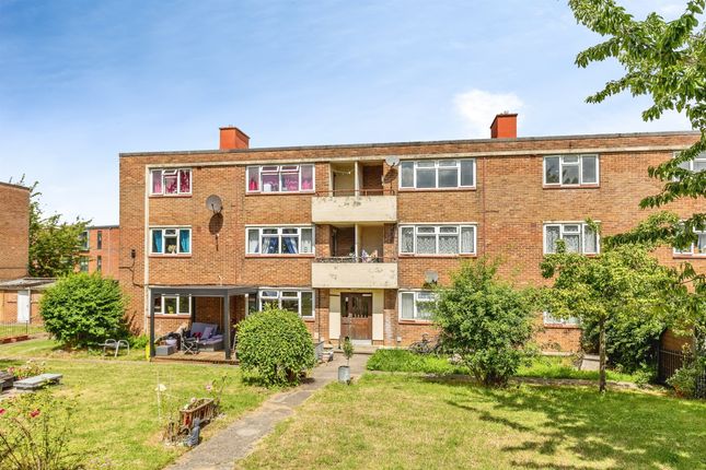 2 bed property, in Bishopthorpe Road, £210,000