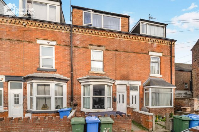 4 bed property, in Fairfield Road, £118,000