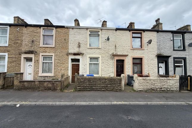 2 bed property, in Lord Street, £95,000