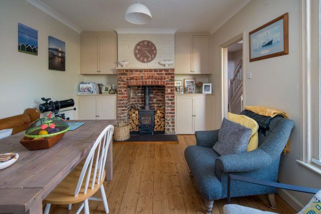 2 bed property, in Charming Cottage - Albert Road, £375,000