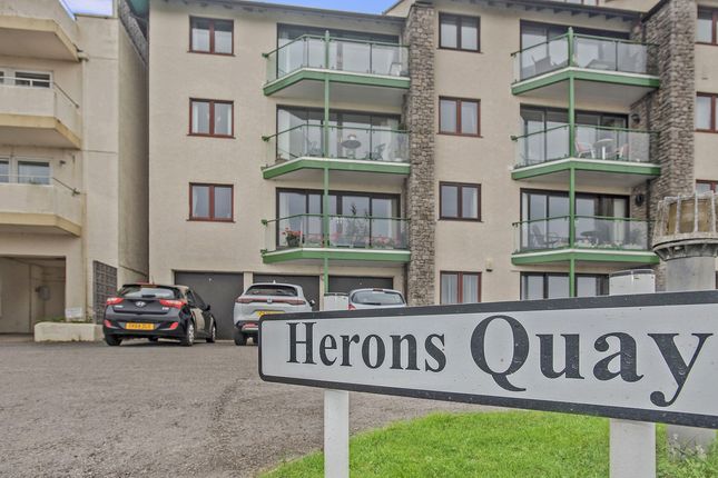 2 bed property, in Herons Quay, £200,000