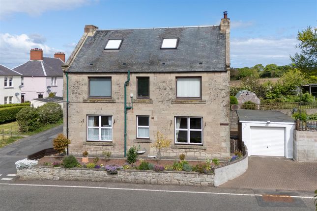 2 bed property, in 1 Craigknowe, £130,000
