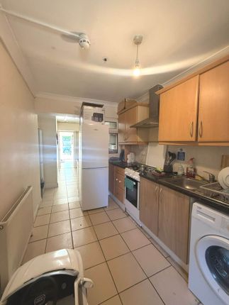 6 bed property, in Bath Road, £695,950