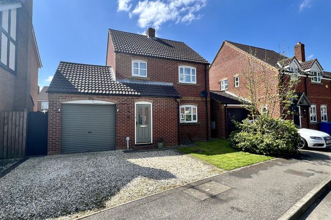 3 bed property, in Hawthorn Way, £239,000
