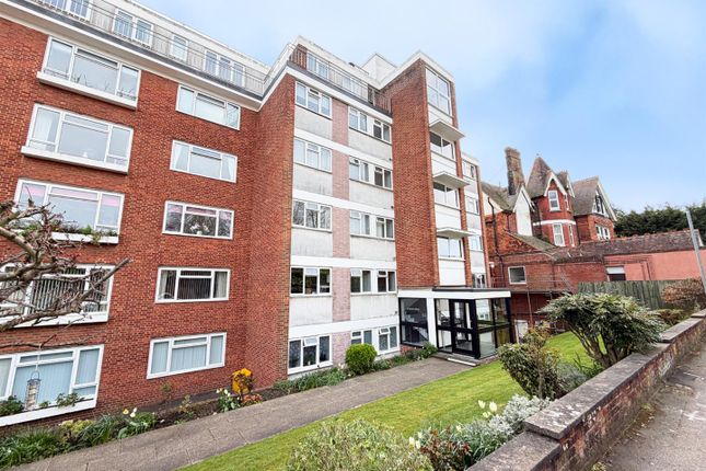 1 bed property, in Selwyn Road, £185,000