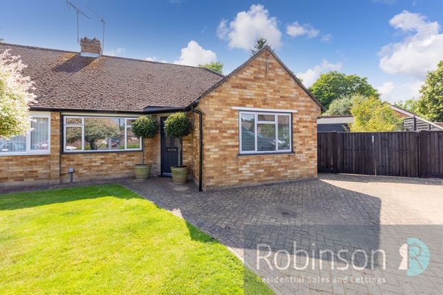 3 bed property, in Silver Close, £600,000