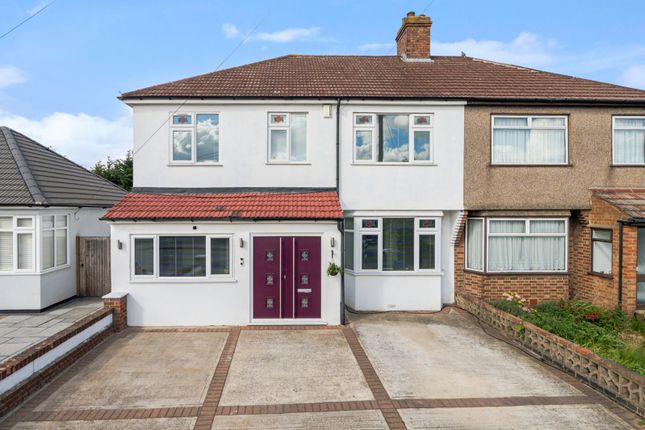 5 bed property, in Long Lane, £750,000