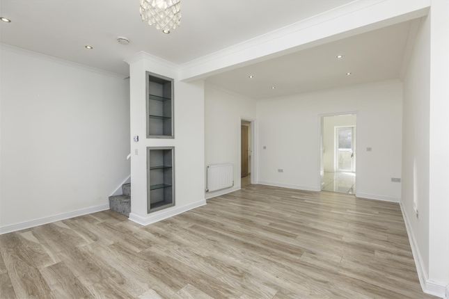 2 bed property, in Pentrechwyth Road, £140,000