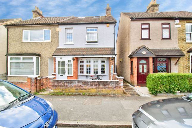 4 bed property, in Hamilton Road, £500,000