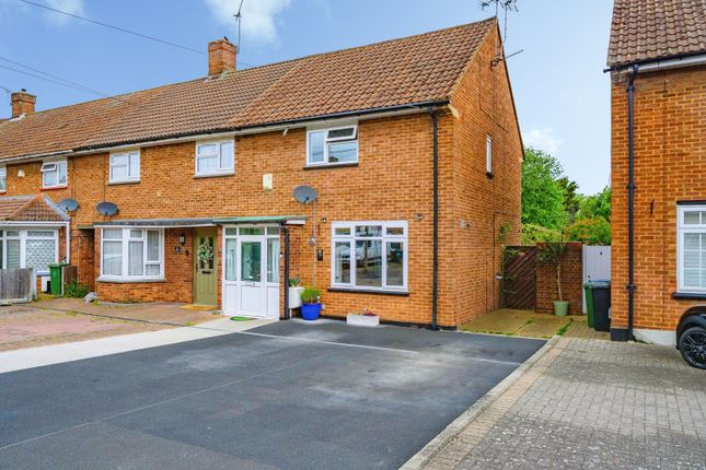 4 bed property, in Blackthorn Close, £635,000