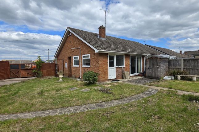 2 bed property, in Anbrook Crescent, £300,000
