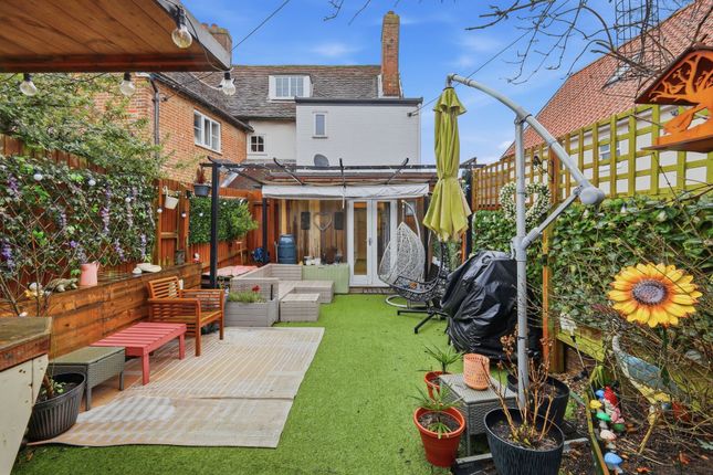 2 bed property, in Theatre Street, £373,000