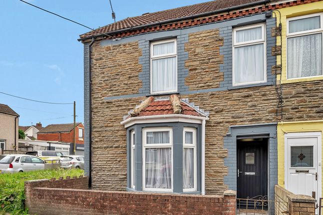 2 bed property, in Bradford Street, £235,000