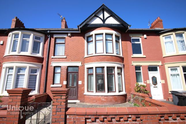 4 bed property, in Cornwall Avenue, £179,950