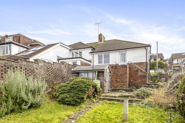 2 bed property, in Greenfield Crescent, £350,000