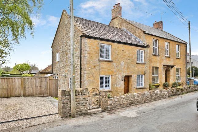 3 bed property, in South Street, £375,000