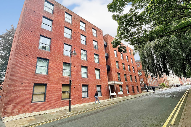 1 bed property, in 16 Cross Street, £65,000