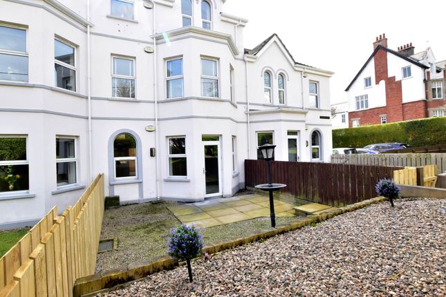 2 bed property, in Chaplin Gate, £159,950