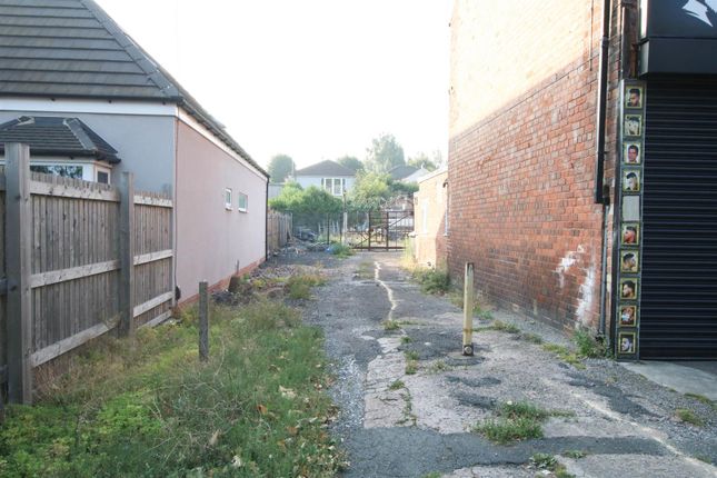 4 bed property, in Land Adjacent To 226 Thorne Road, £250,000