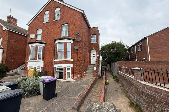4 bed property, in Wainfleet Road, £200,000