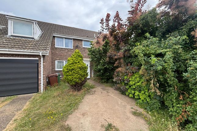 4 bed property, in Admirals Way, £240,000