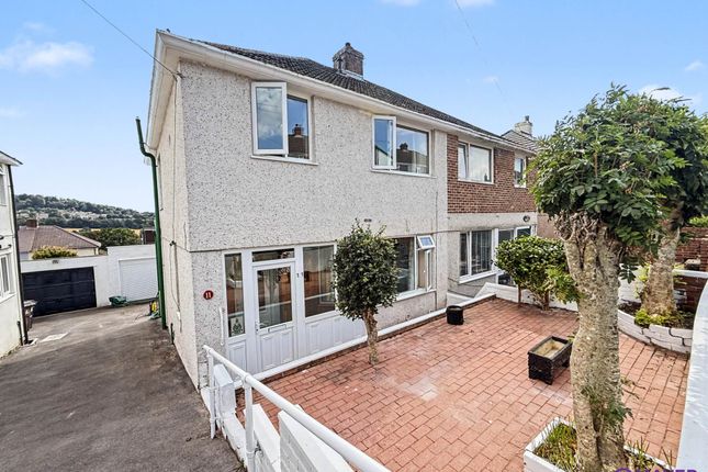 3 bed property, in The Knoll, £290,000